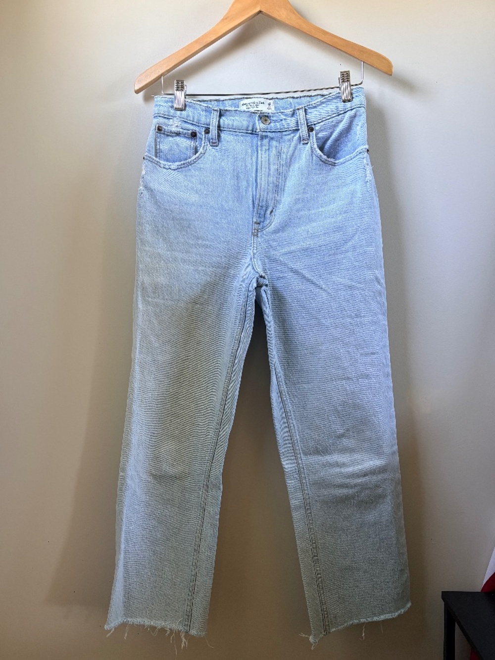 Abercrombie and Fitch 90s Straight Ultra High Rise Raw Hem